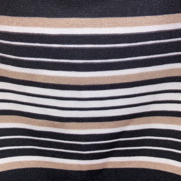 Black, white and beige Ann Taylor tank top in women’s size Small. - Picture 3 of 4